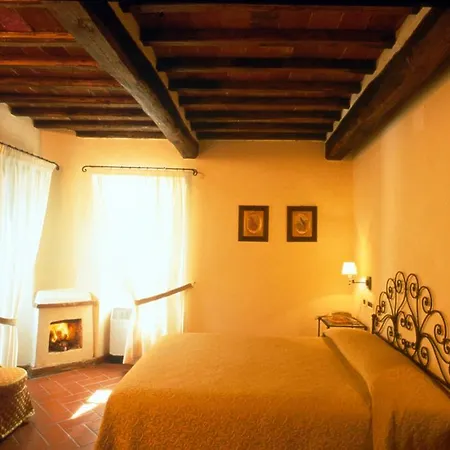 Relais Torre Santa Flora Hotel 4*