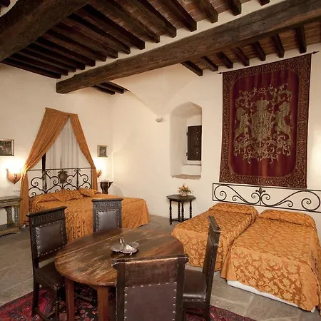 Hotel Relais Torre Santa Flora 4*